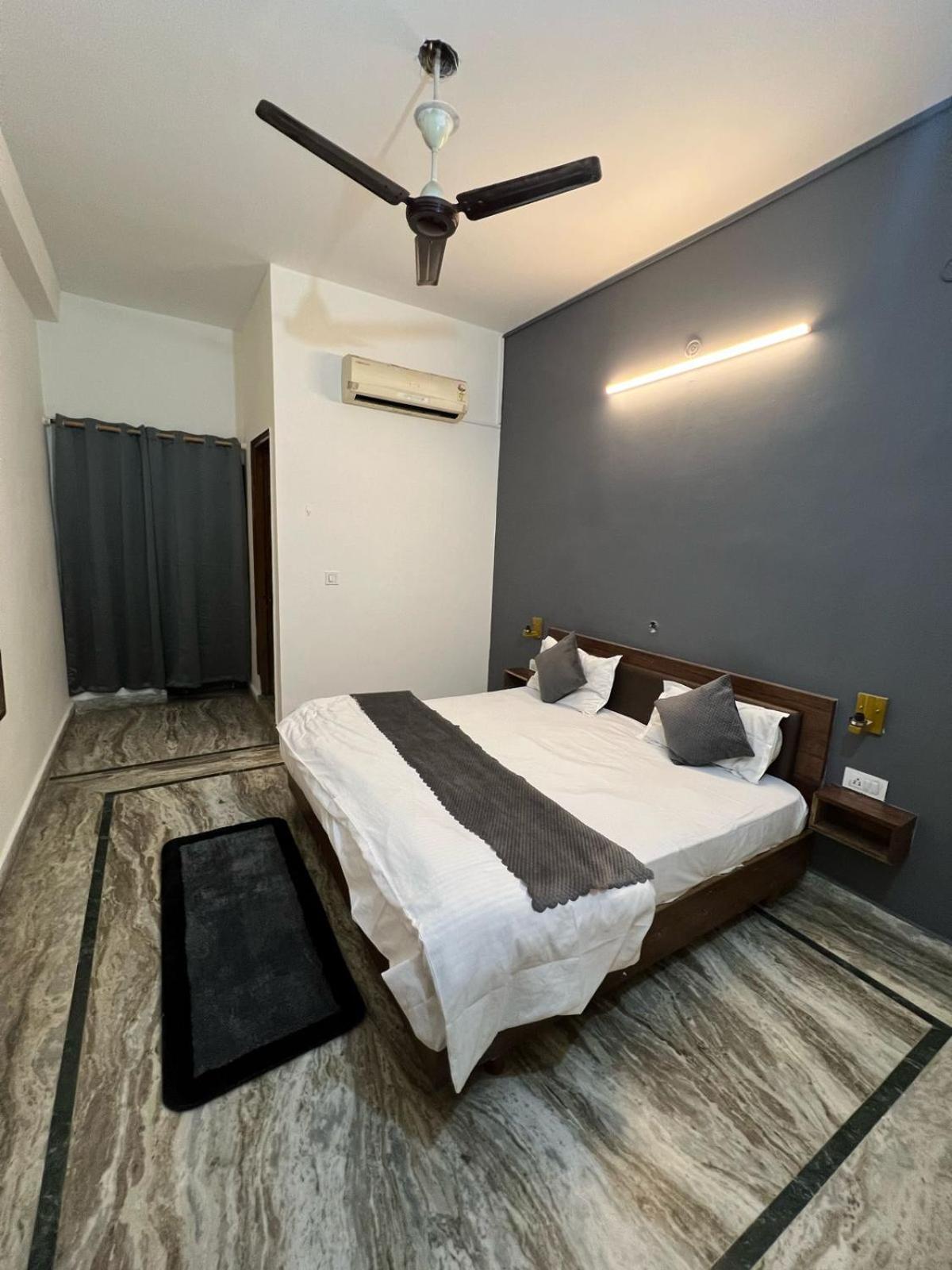 Unplan Hostel ริชิเคช ภายนอก รูปภาพ